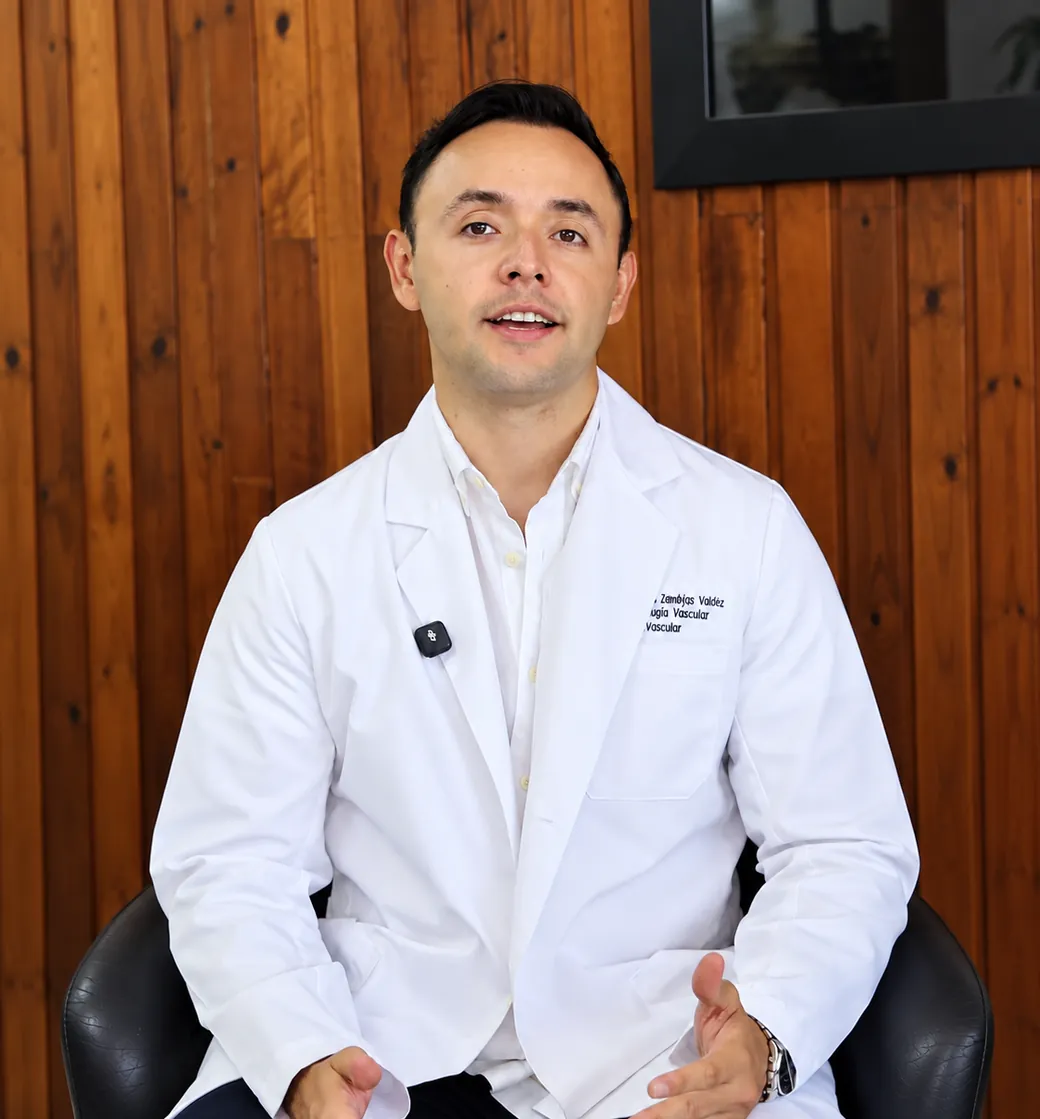 Dr. Ranulfo Zendejas, especialista en linfedema, en consulta